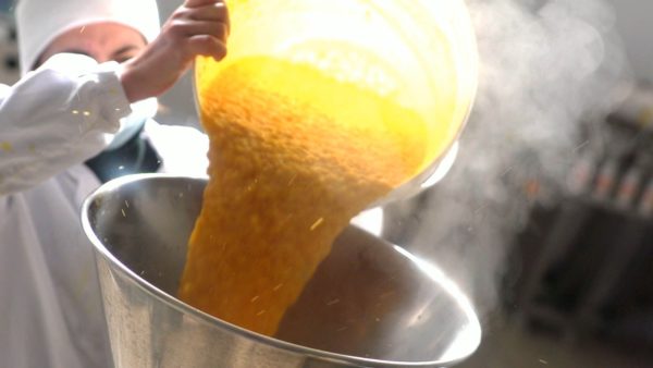 Lavorazione marmellata artigianale di arancia